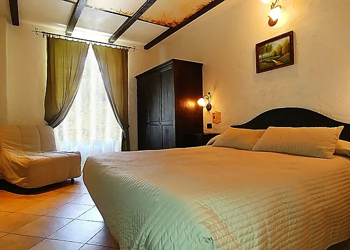 Chalet Sul Lago Hotel In Montagna
