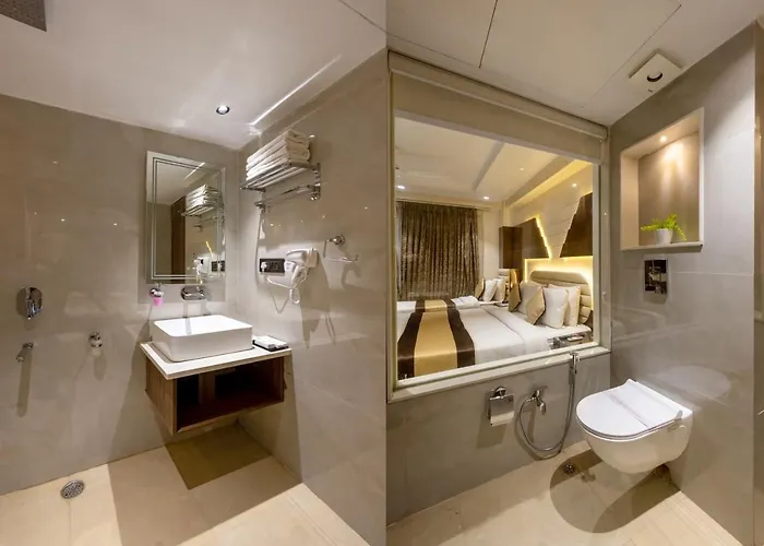 Hotel Grand Plaza - Near New Delhi Railway Station And Connaught Place - By M S Hospitality