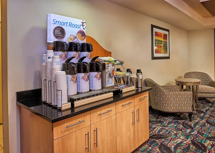 Holiday Inn Express & Suites El Paso Airport By Ihg