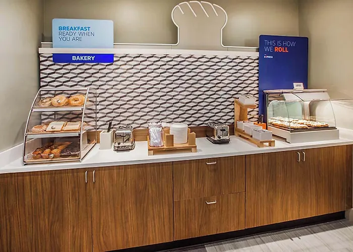 Holiday Inn Express - Williamsburg Busch Gardens Area By Ihg