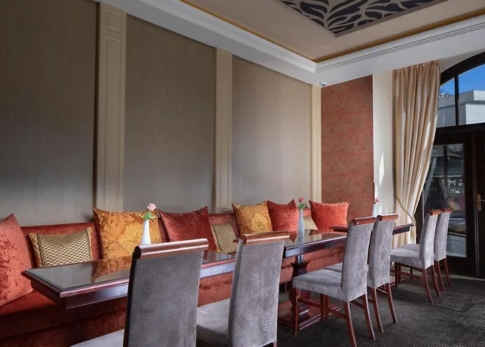 Promenada Romantic Hotel